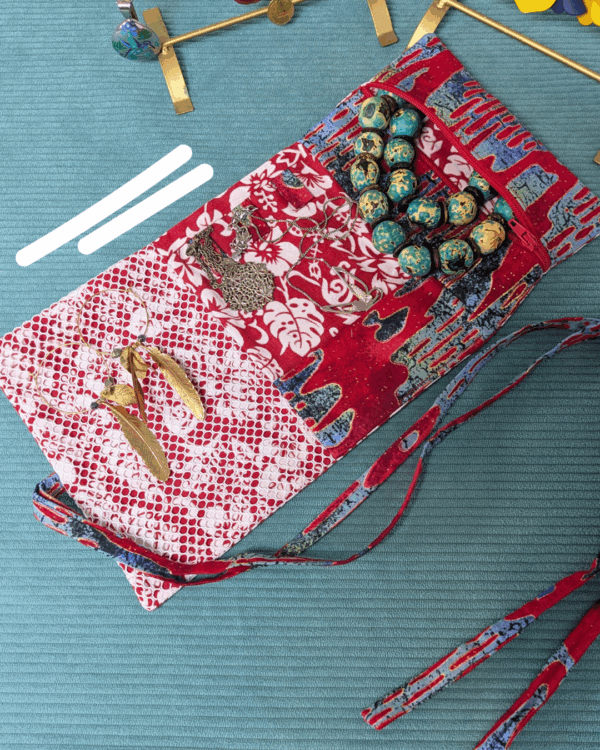 pochette – range bijoux fleurs et wax