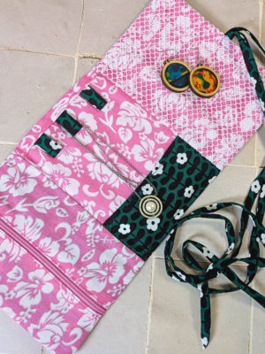 Pochette range-bijoux - Fleurs hawaïennes et fleurs blanches