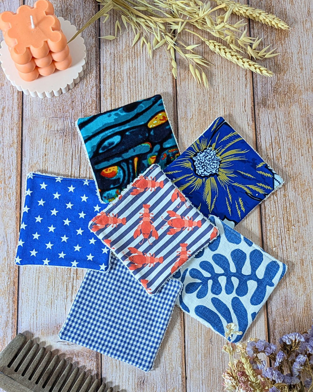 Lot de 6 lingettes lavables artisanales aux motifs inspirés du bord de mer. Lot de 6 lingettes lavables artisanales aux motifs inspirés du bord de mer.