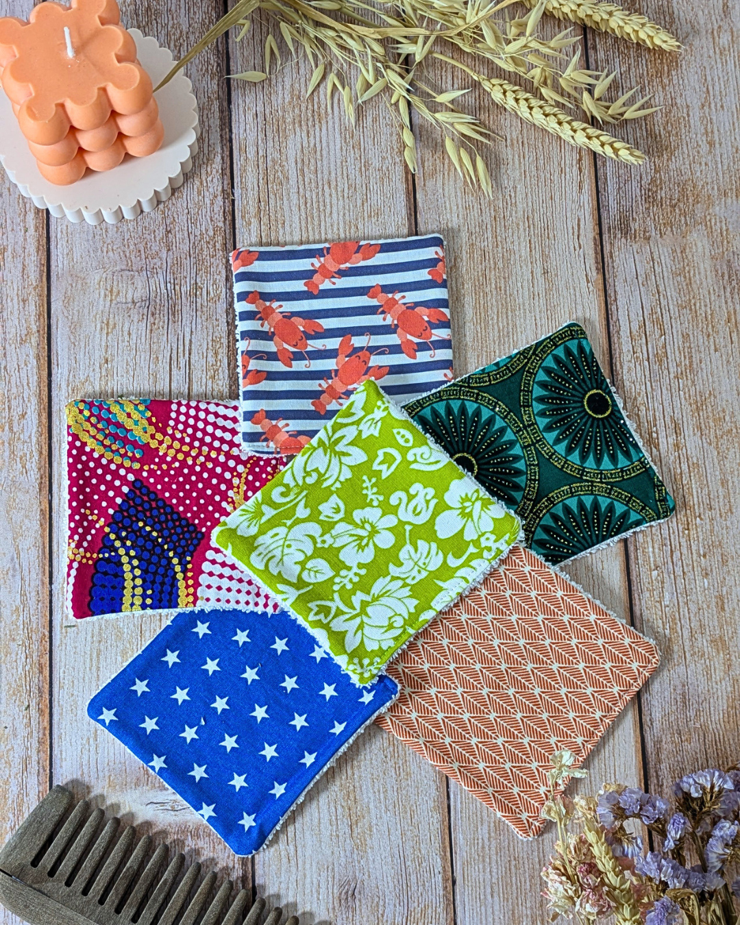 Lot de 6 lingettes lavables artisanales colorées. Lot de 6 lingettes lavables artisanales colorées.