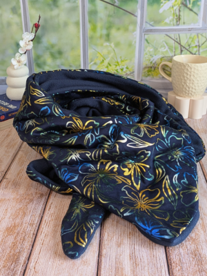 Chèche femme artisanal bleu nuit fleuri et polaire