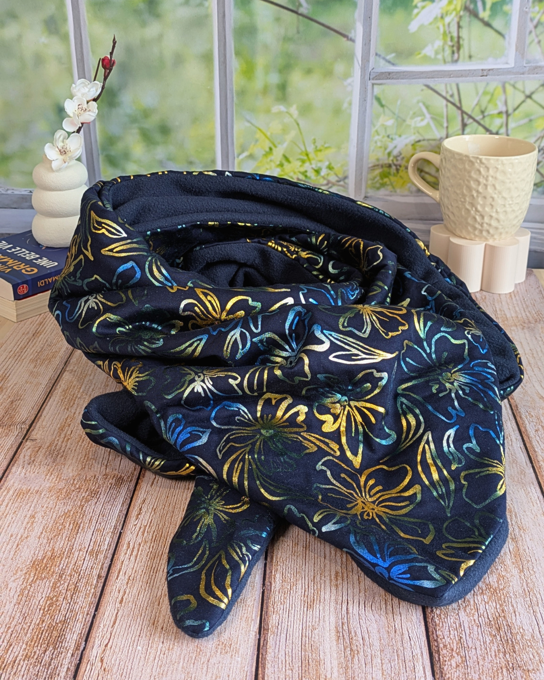 chèche fleurs boréales Chèche femme artisanal bleu nuit fleuri et polaire