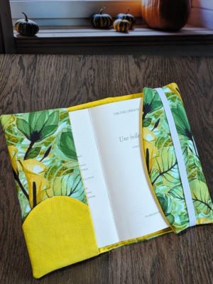 Housse de livre ajustable artisanale avec marque-page