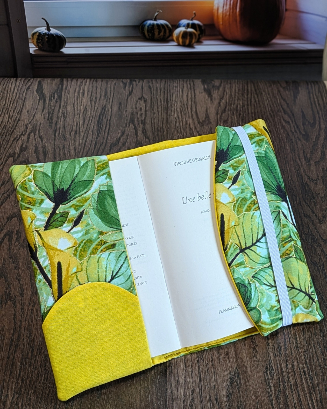 protège livres ouvert jardin d'anis Housse de livre ajustable artisanale avec marque-page