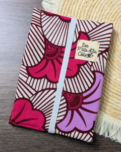 Housse de livre ajustable artisanale à motifs floraux